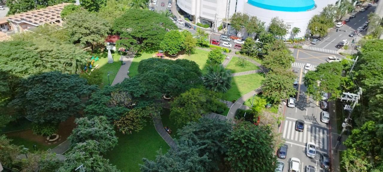Kl Executive Greenbelt Manila Exteriér fotografie